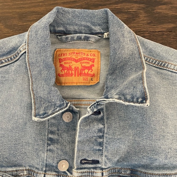 Levi Men’s Trucker Jacket - Picture 3 of 3